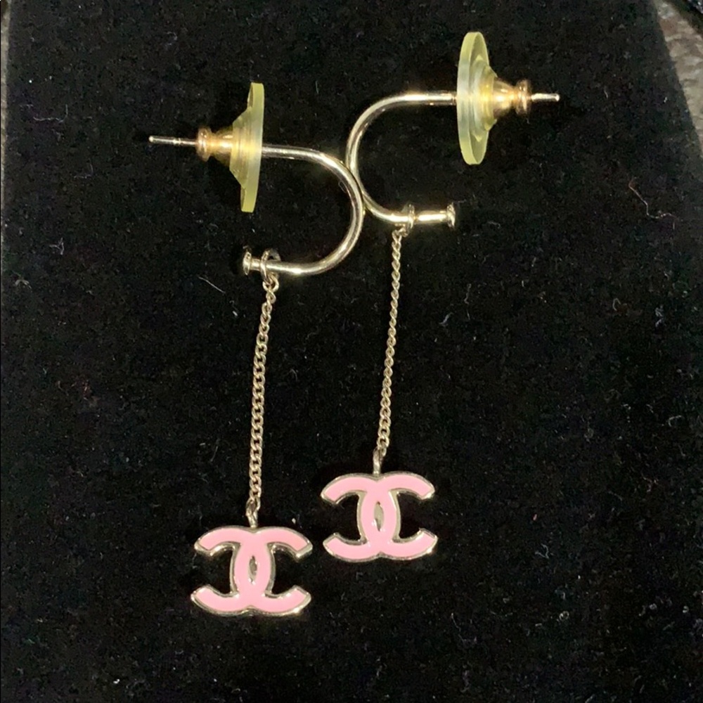 Chanel earrings 💯% Authentic